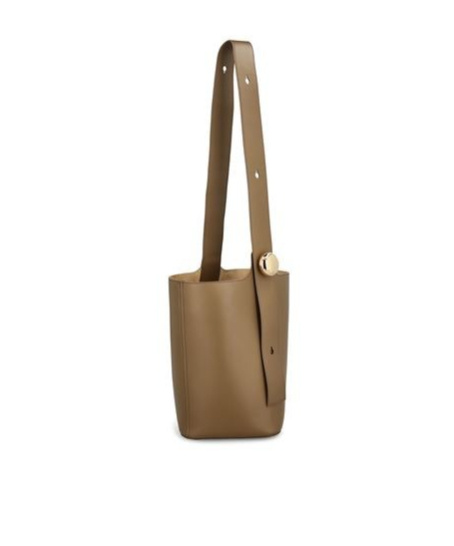 Loewe Pebble Medium Sleeper Bag In Brown