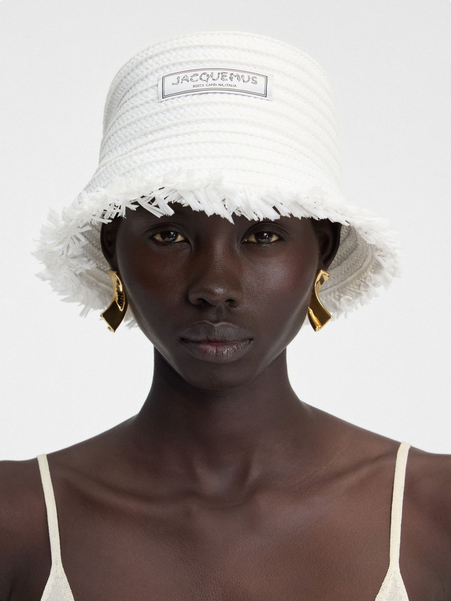 JACQUEMUS JACQUEMUS LOGO PATCH BUCKET HAT