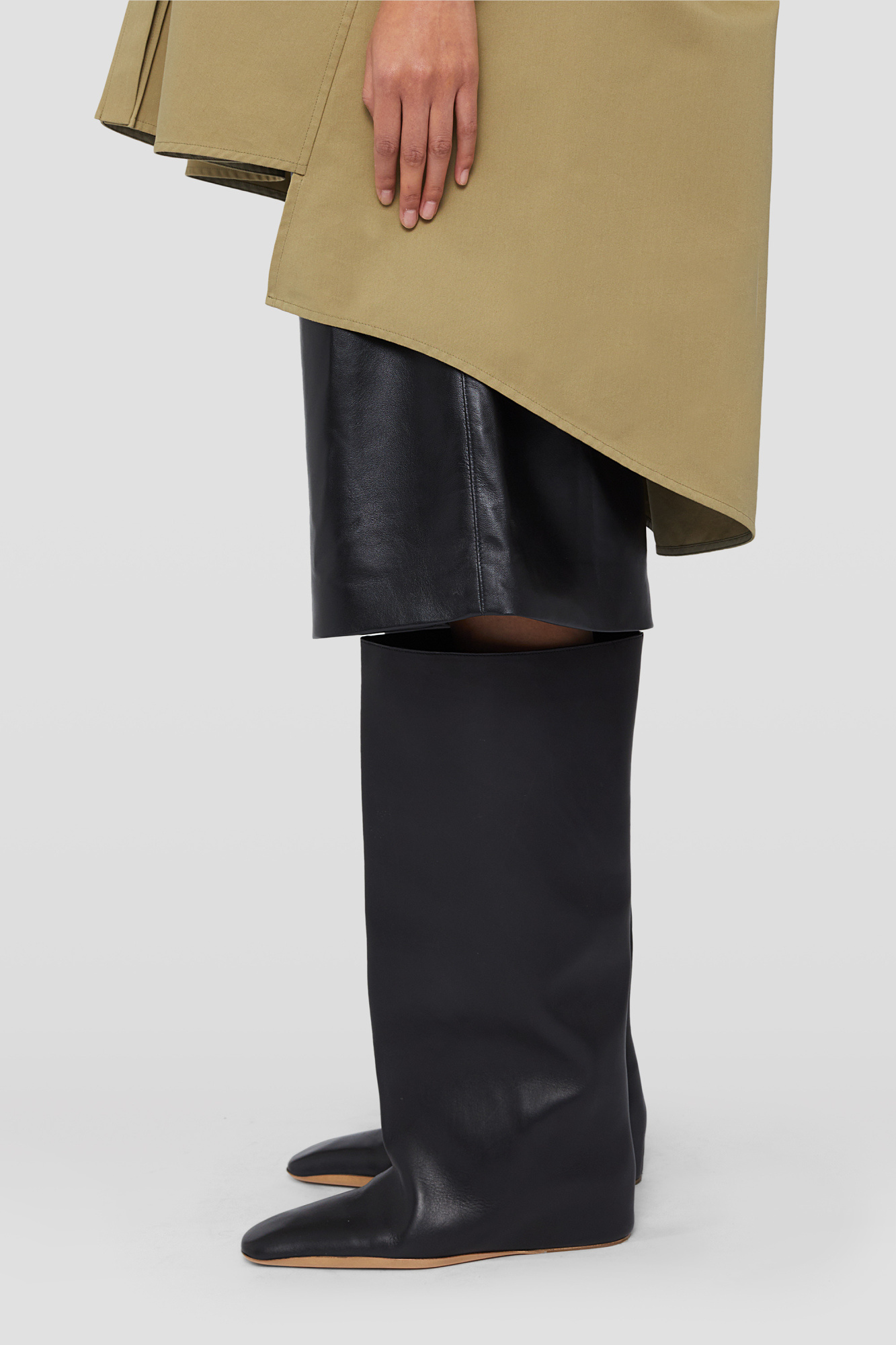 Jil Sander Wide Leather Flat Knee Boots In Black