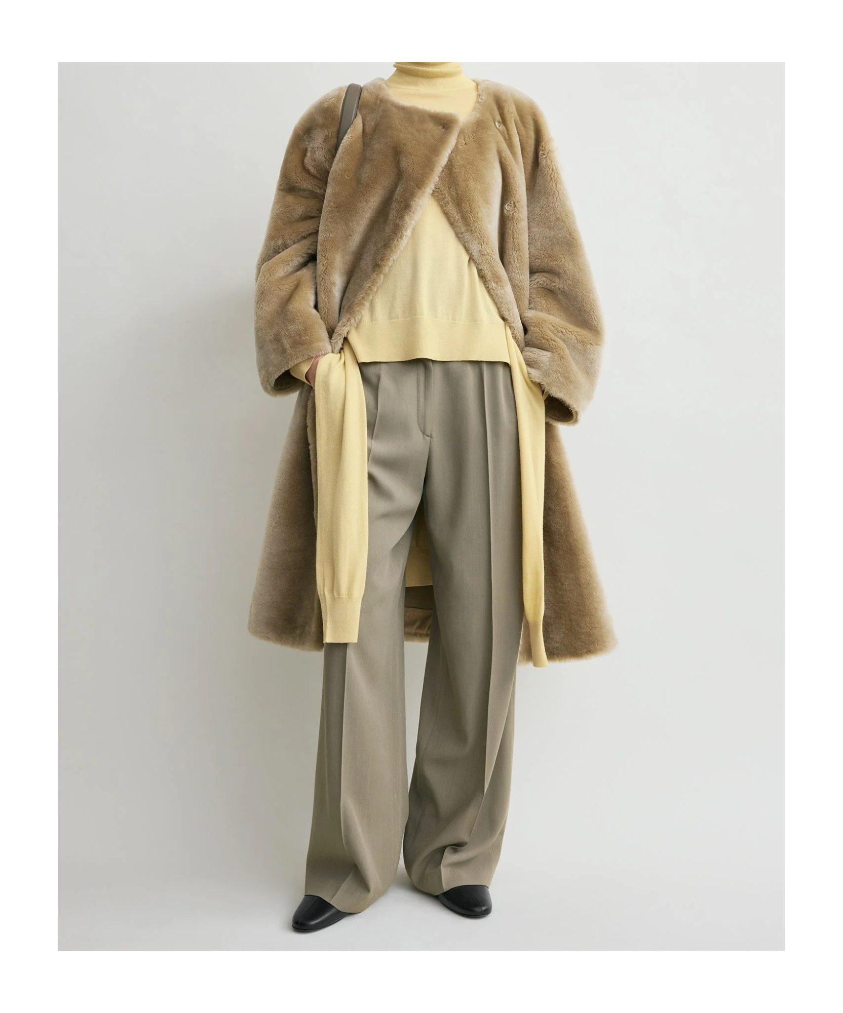 Totême Knee Length Shearling Coat And Pockets In Multi