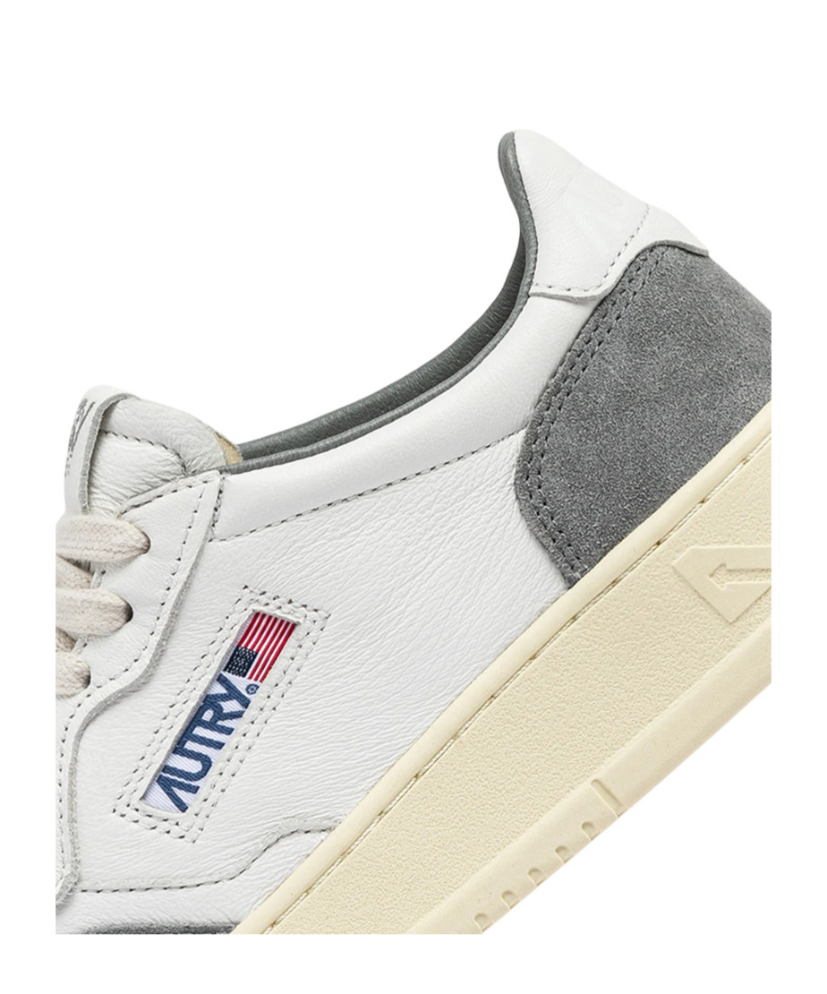 Autry Lace-up Low-cut Sneakers In White