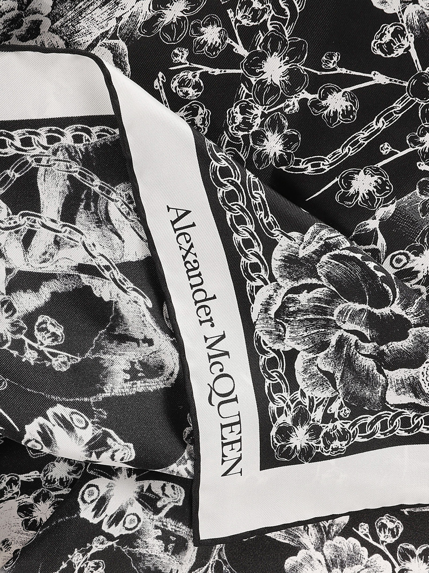 Alexander Mcqueen Flower Skeleton Scarf In Black