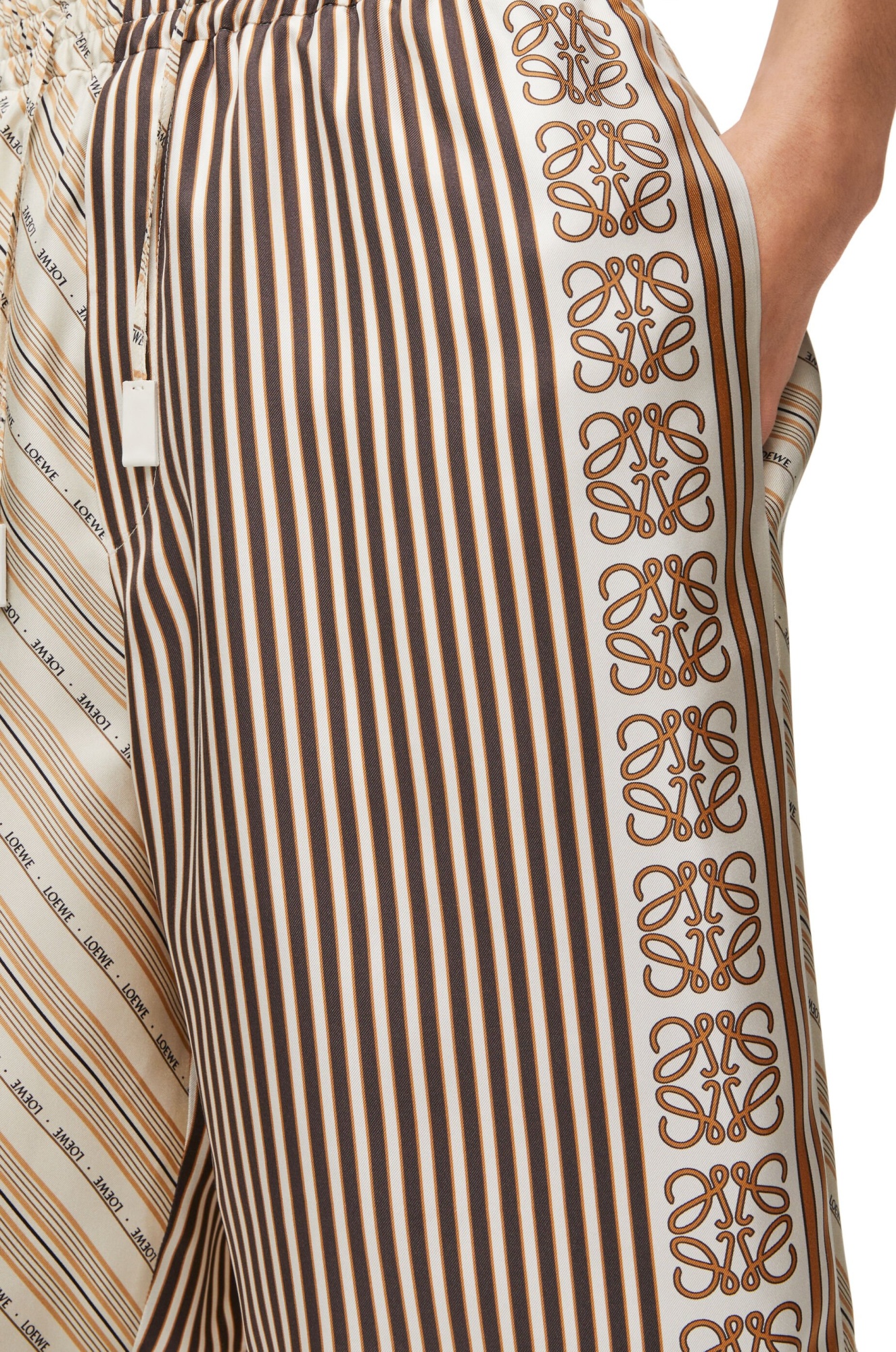 Loewe Shorts In Silk In Nude