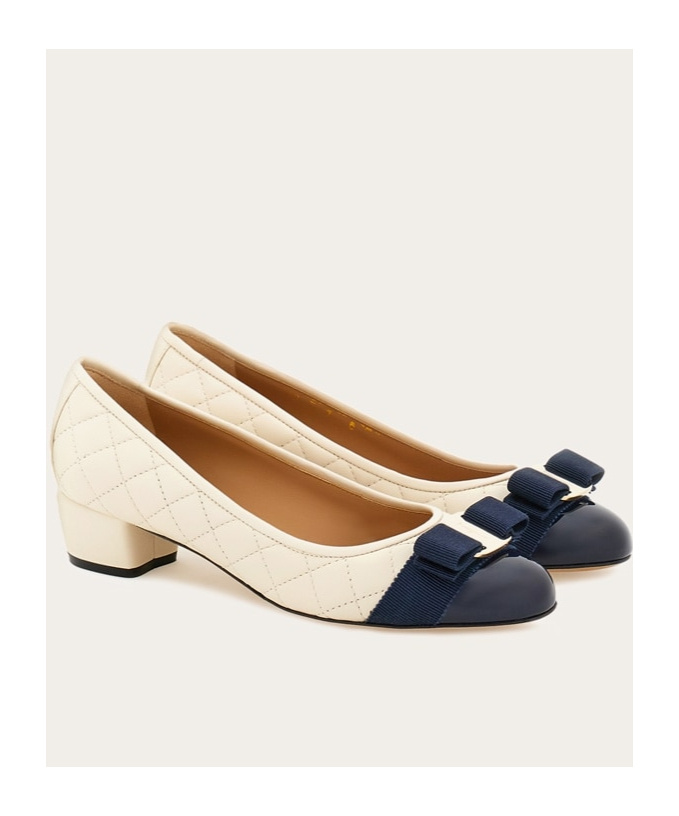 Ferragamo Vara Leather Pumps In Nude