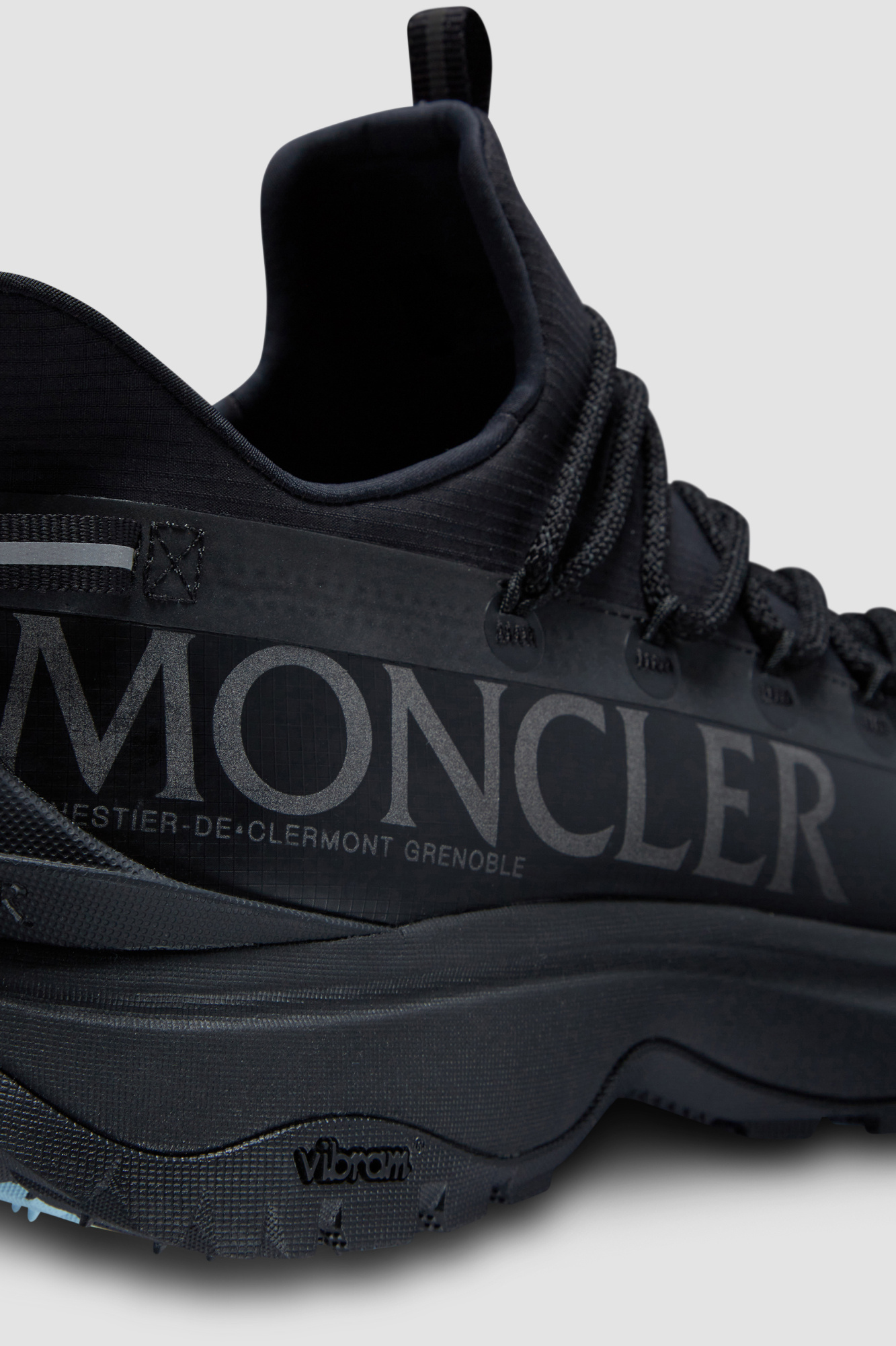 Moncler Trailgrip Lite2 Low Top Sneakers In Black