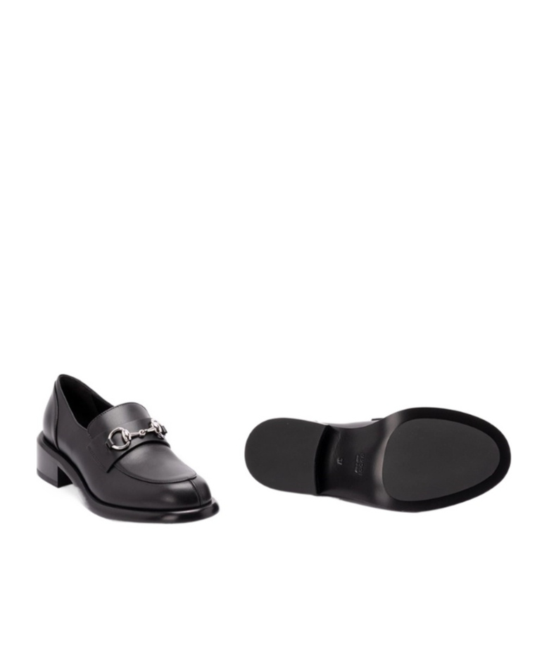 Gucci Savoy Loafers Featuring Metallic Hardware In Black