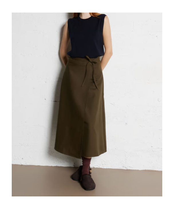 Soeur Sleeveless Round Neck Sweater In Black