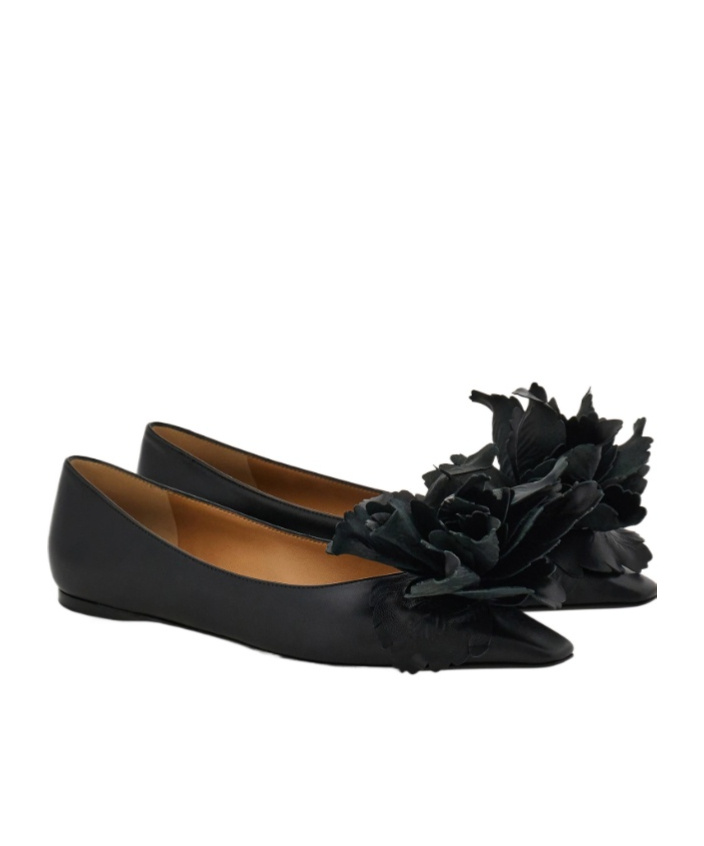 Ferragamo Flower Embellished Ballet Flat In Black