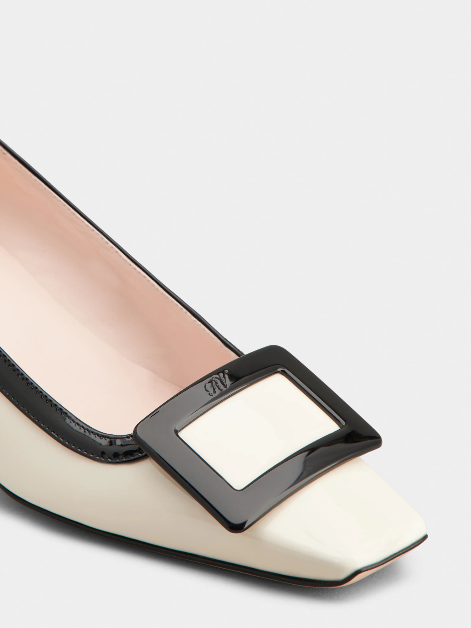 ROGER VIVIER BELLE VIVIER PUMPS IN PATENT LEATHER