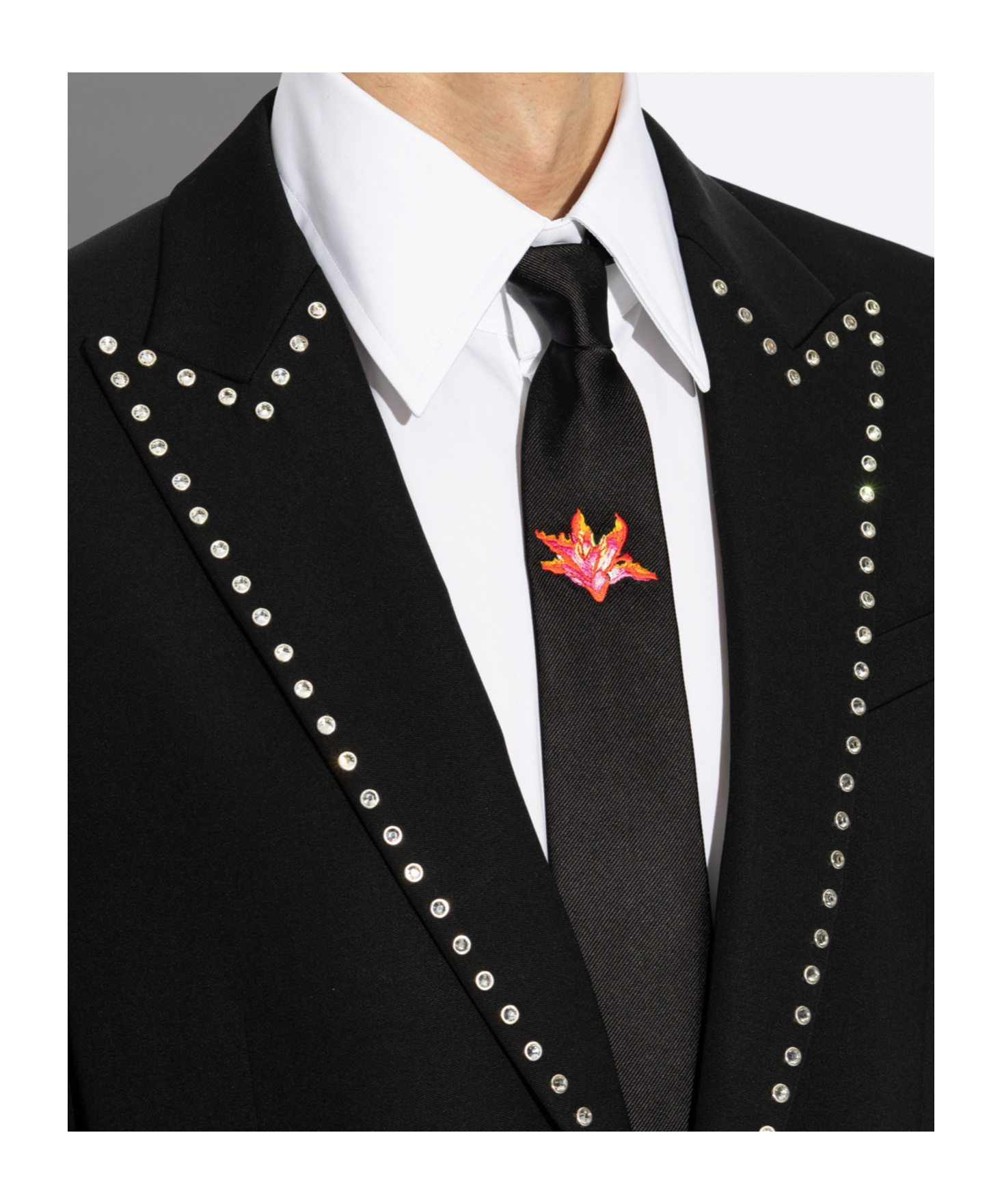 Alexander Mcqueen Flower-embroidered Silk Tie In Black