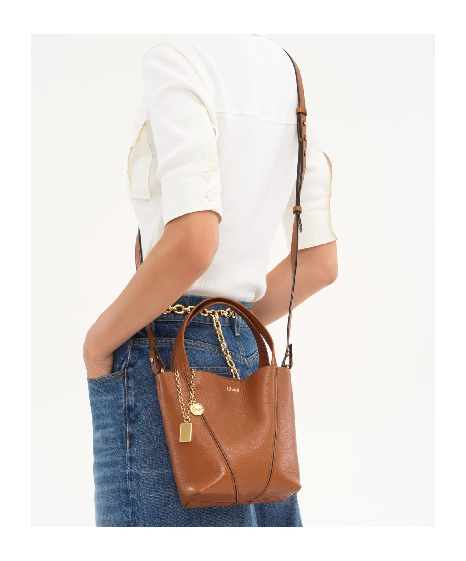 Chloé Small Spin Grained Leather Shoulder Bag In Brown