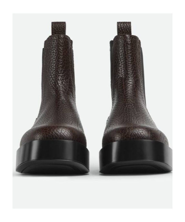 Bottega Veneta Round Head Chelsea Ankle Boots In Black