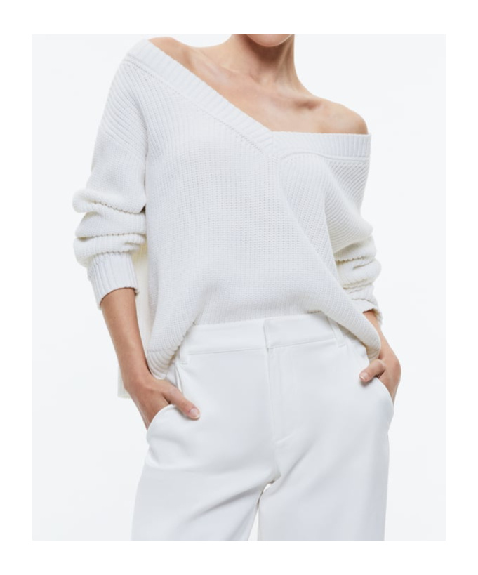 Alice And Olivia Long-sleeved Sweater In Soft White