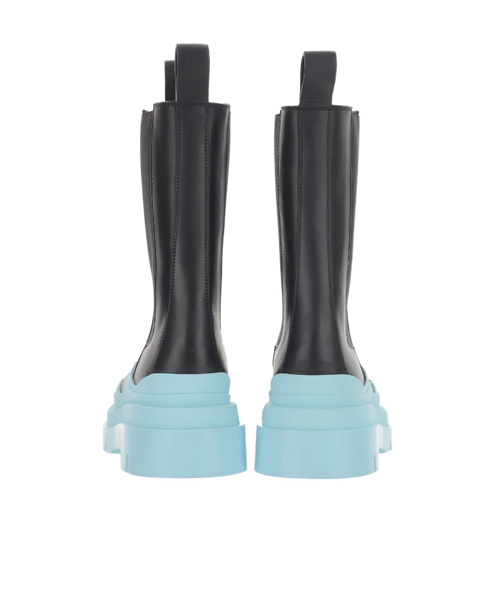 Bottega Veneta Tire Round-headed Chelsea Boots In Black