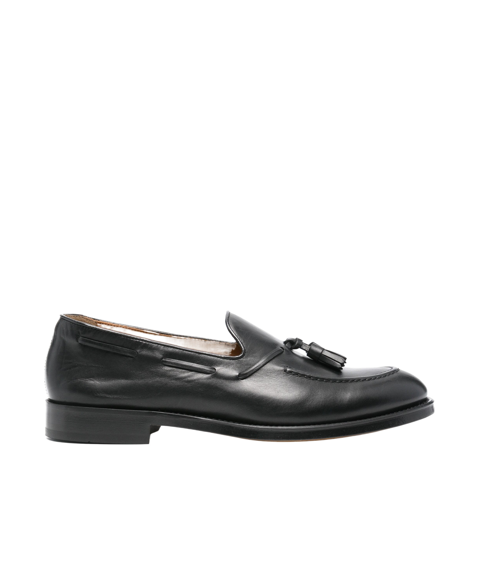 Doucal's Slip-on Loafers With Tassel Detail In Smooth Leather In Black