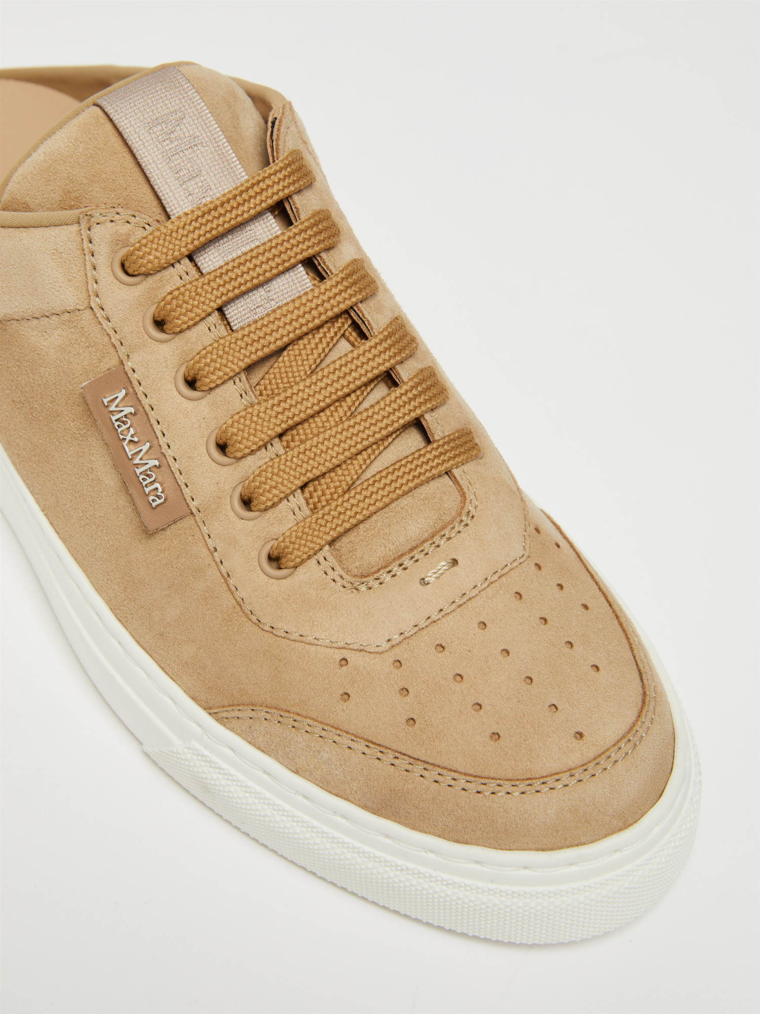 Max Mara Round Head Low-cut Casual Shoes In Camel