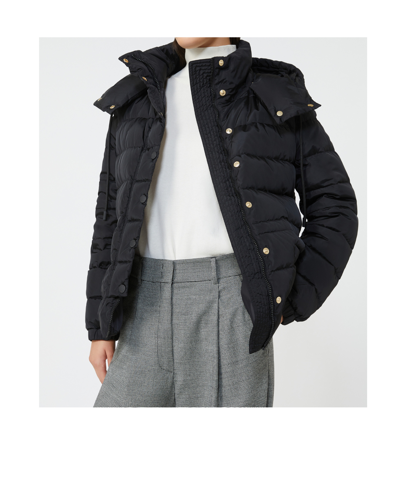 Weekend Max Mara Long-sleeved Down Jacket In Black