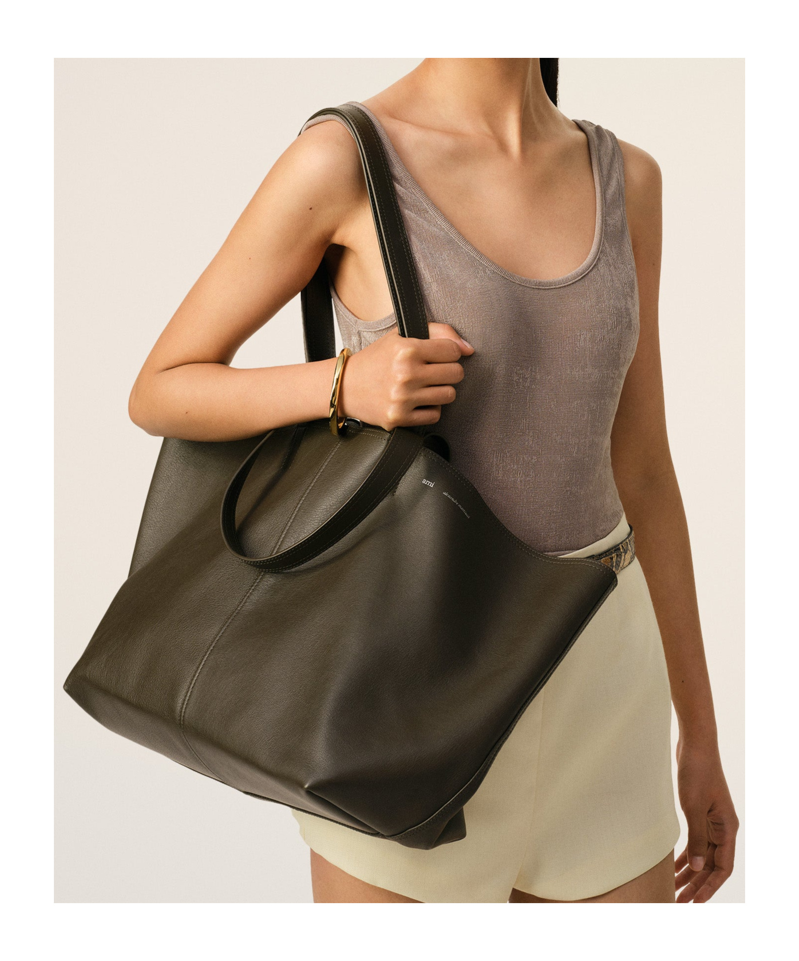 Ami Alexandre Mattiussi Medium One-shoulder Handbag In Black