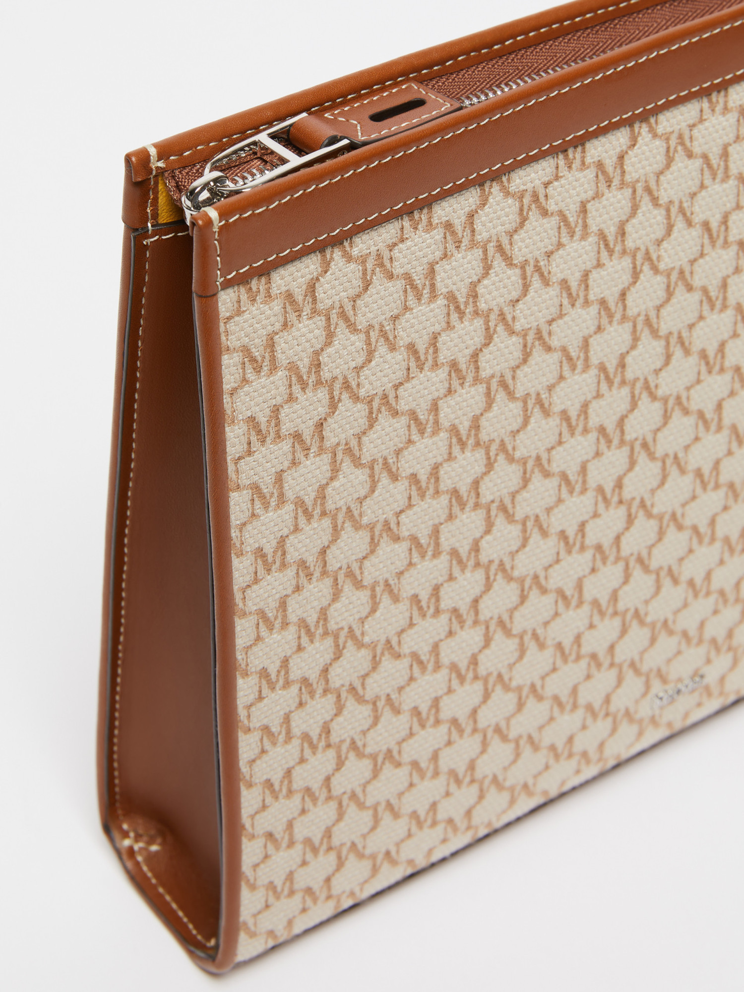 Max Mara Chain Clutch In Nude