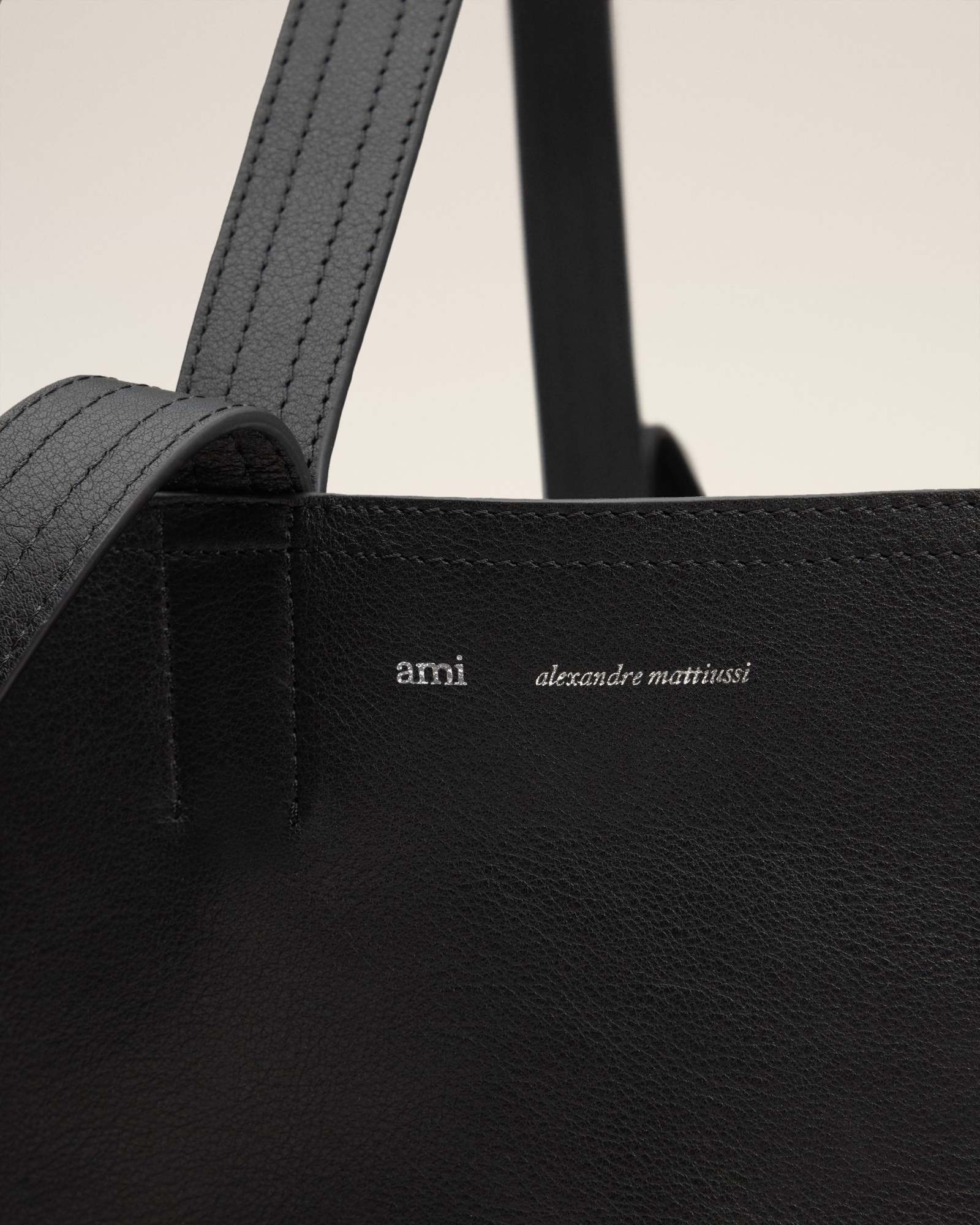 Ami Alexandre Mattiussi Letter Detail Shoulder Bag In Black