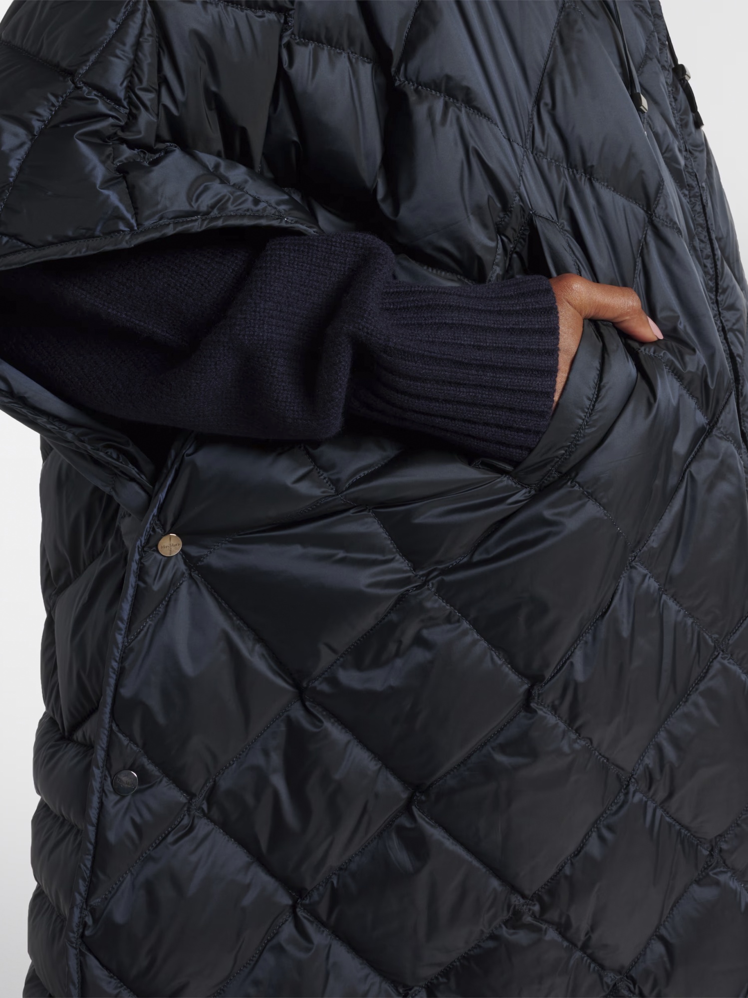 Max Mara Down The Cube Quilted Jacket In Black