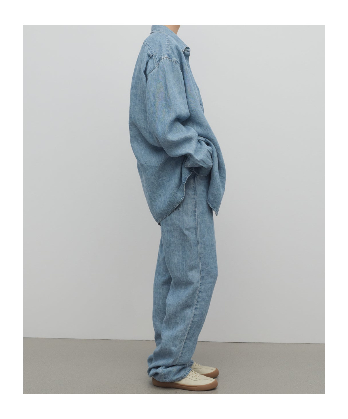 The Row Eglitta Straight Leg Washed Jeans In Blue