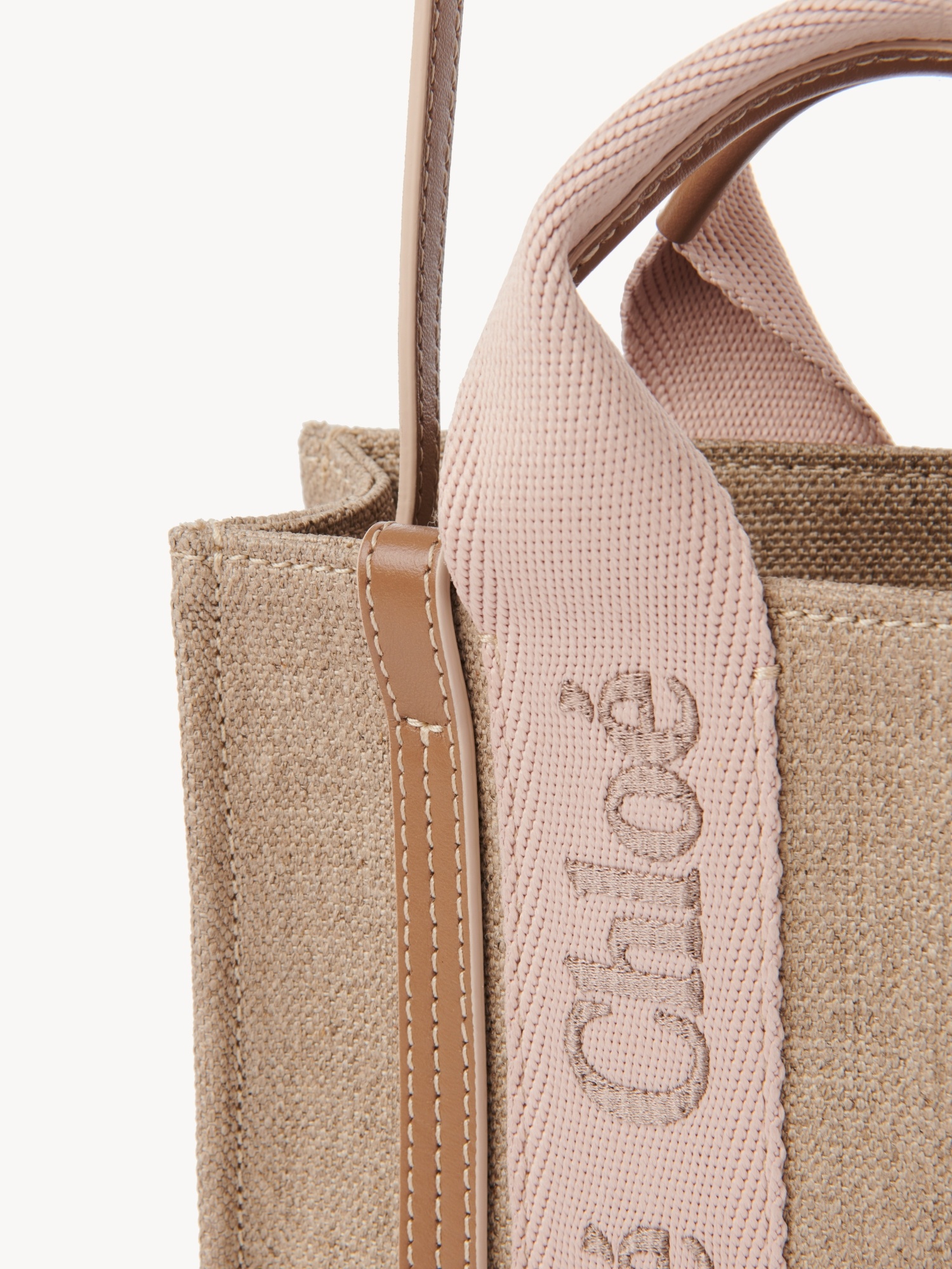 Chloé Logo Mini Shoulder Bag In Nude