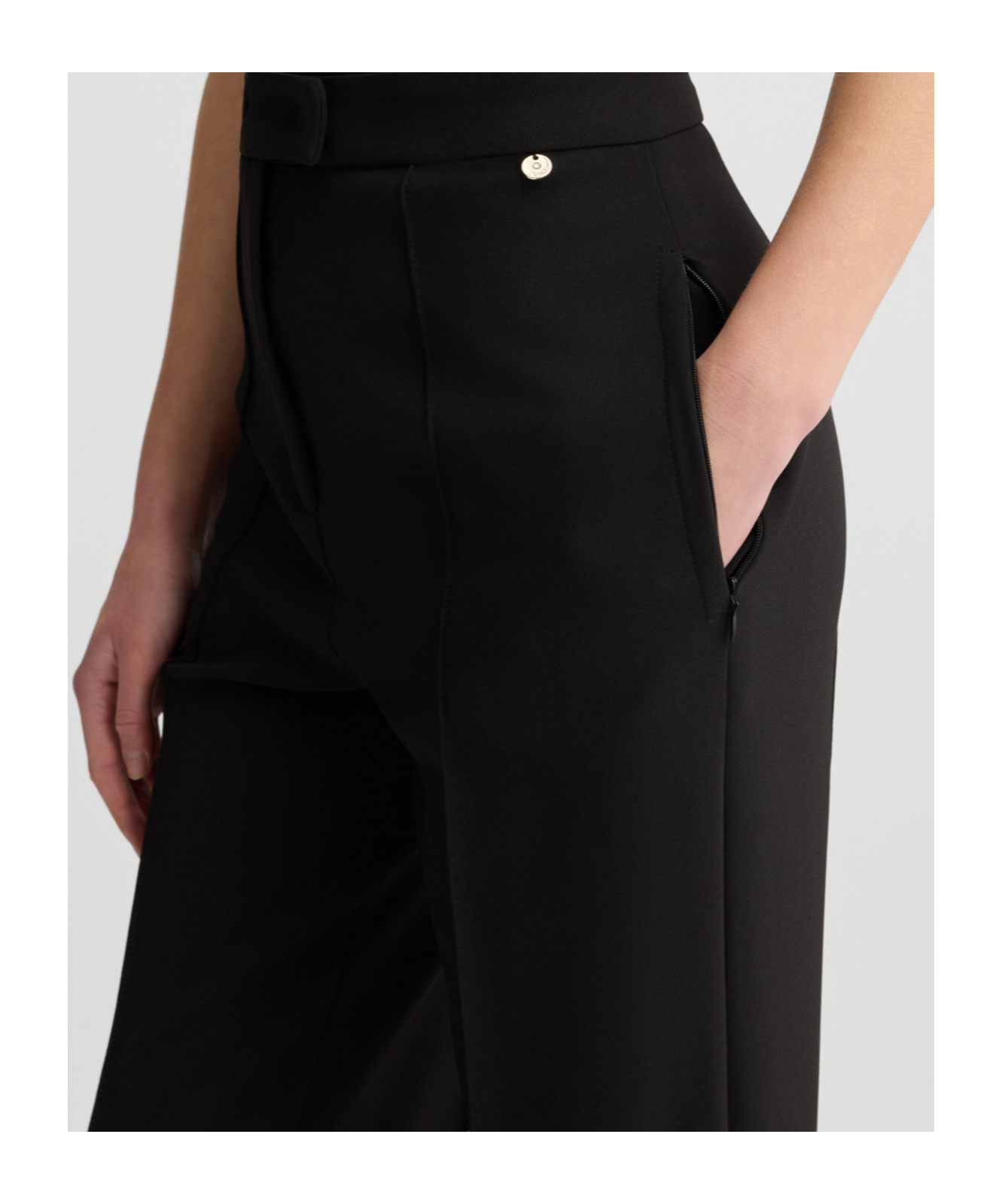 Liu •jo Cigarette Pants In Black