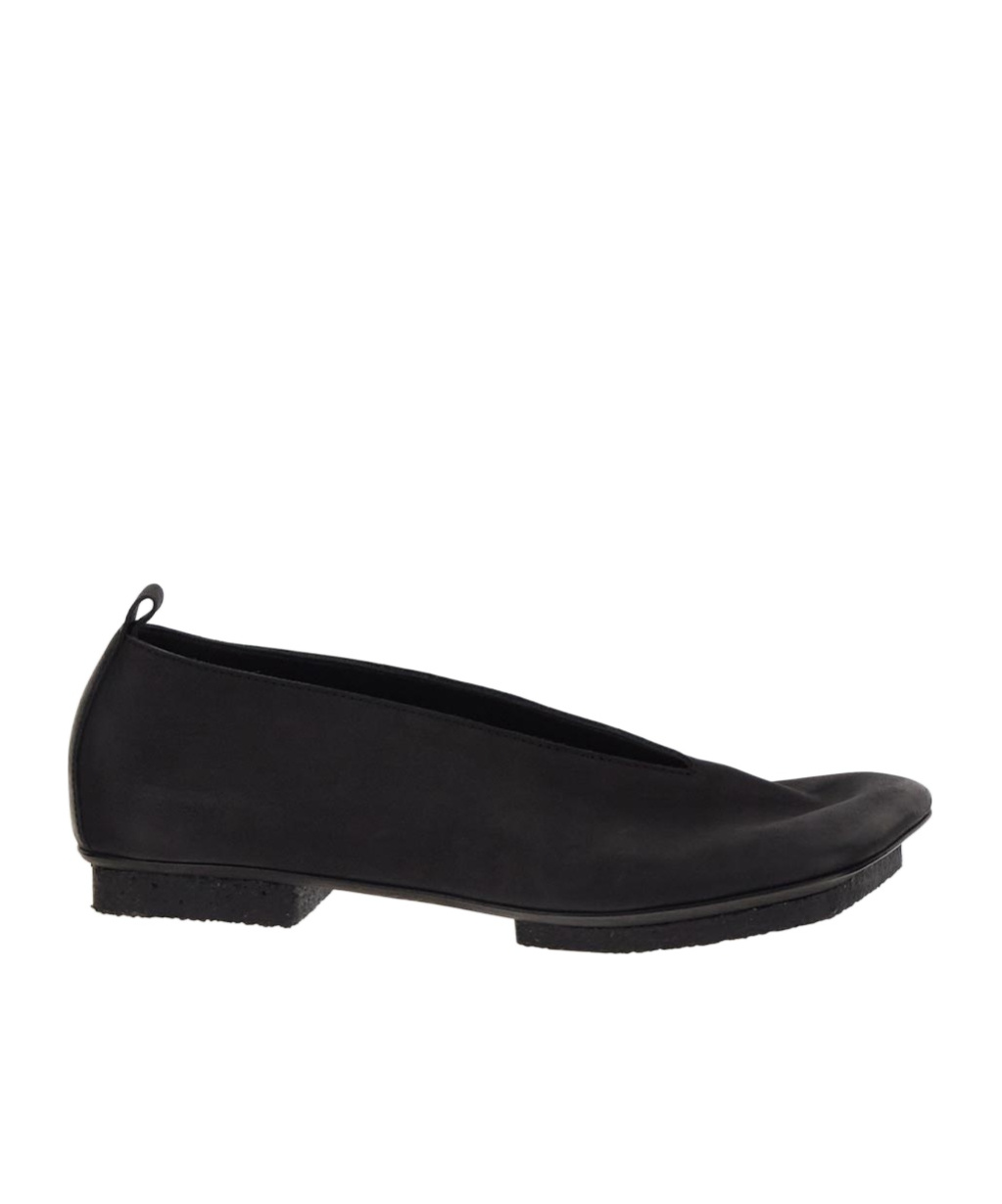 Shop Uma Wang Flat Shoes In Black