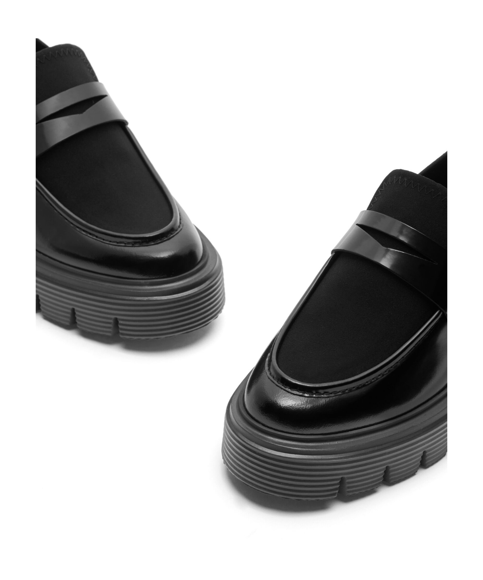 Stuart Weitzman Soho Glossed-leather Platform Loafers In Black