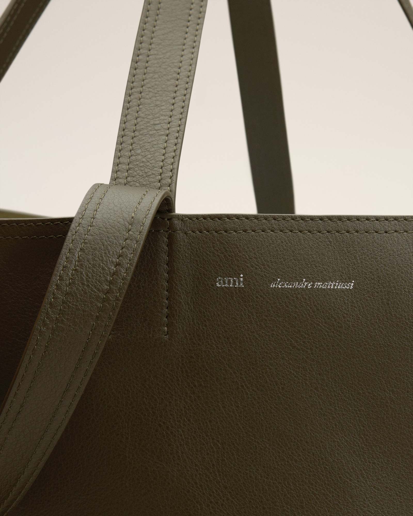 Ami Alexandre Mattiussi Medium One-shoulder Handbag In Green