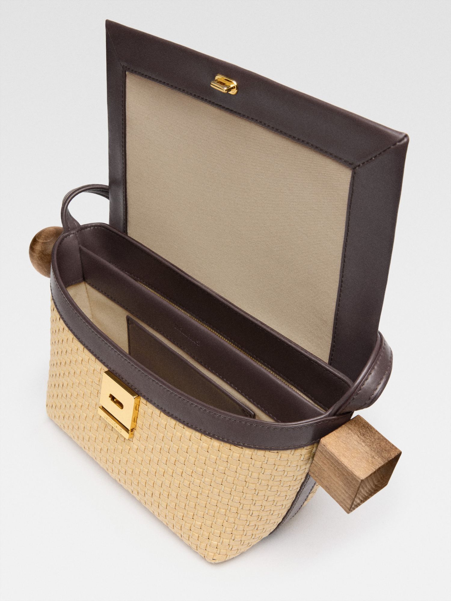 Jacquemus Shoulder Bag With Flap In Nude