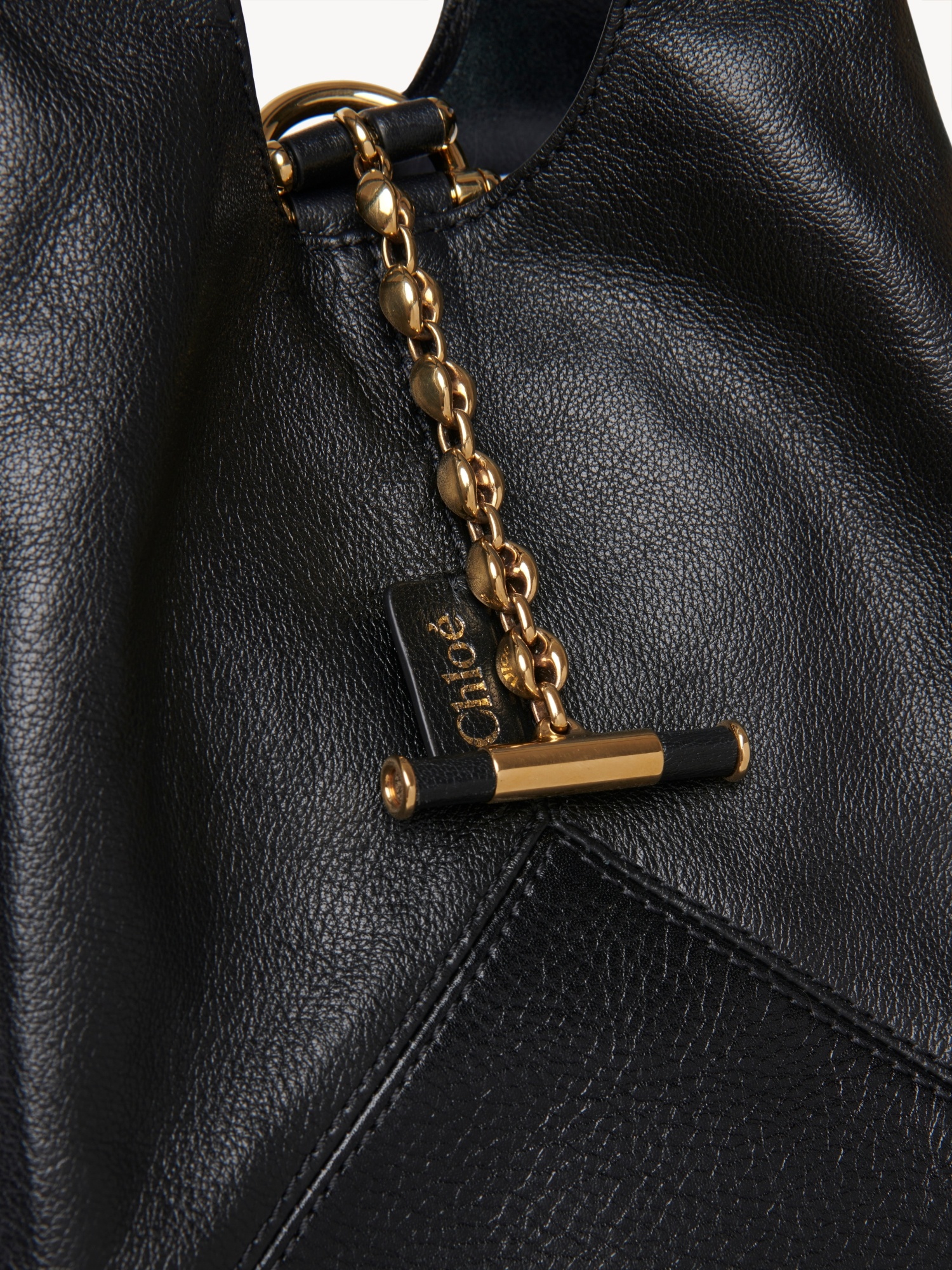 Chloé Balloon Small Grained Leather Bag In Black