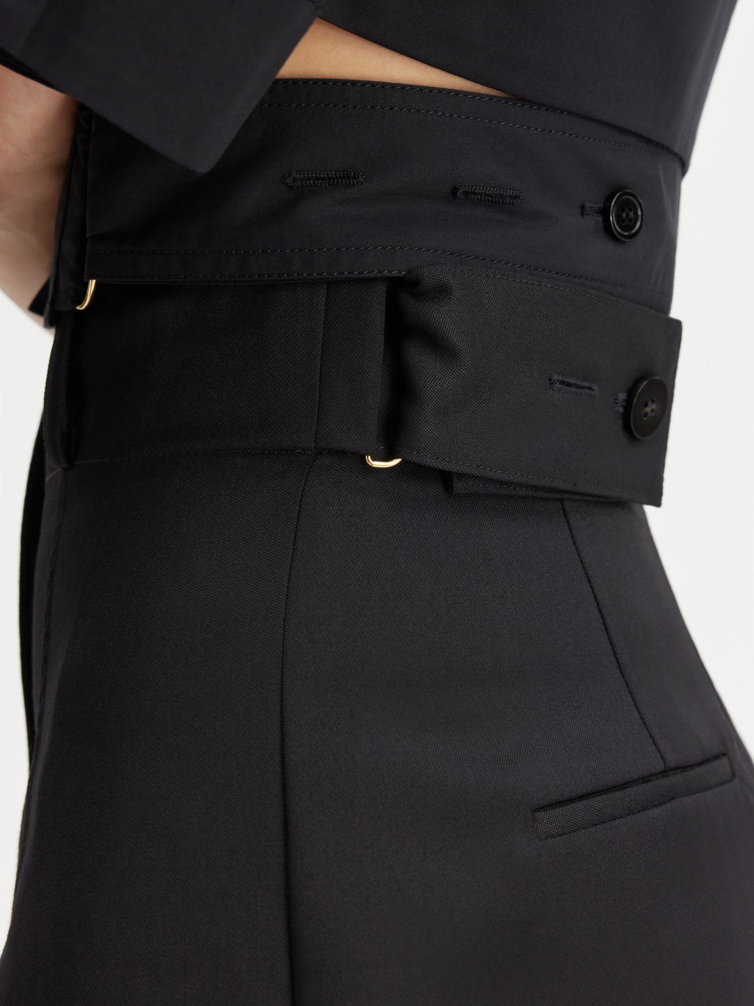 Jacquemus Le Short Bari Pleated Wool Shorts In Black