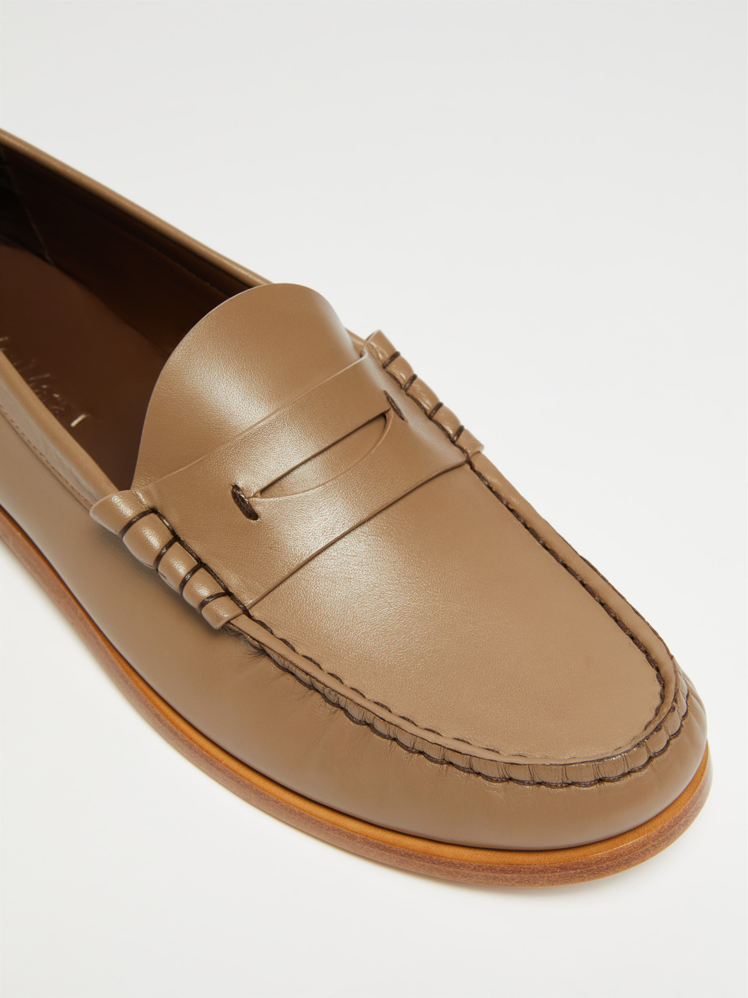 Max Mara Round Head Loafer Shoes In Coloniale