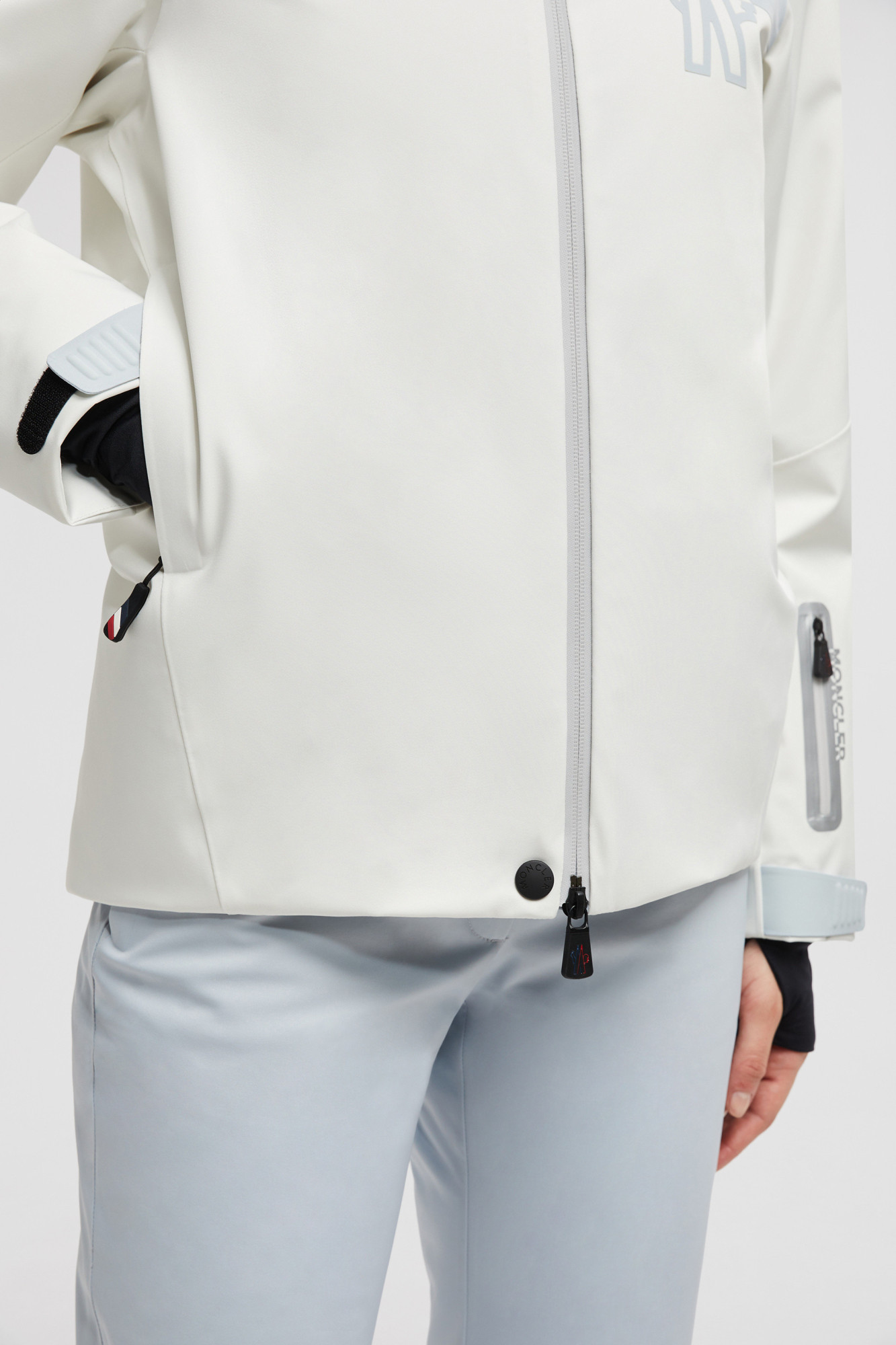 Moncler Short Long-sleeved Down Jacket In White