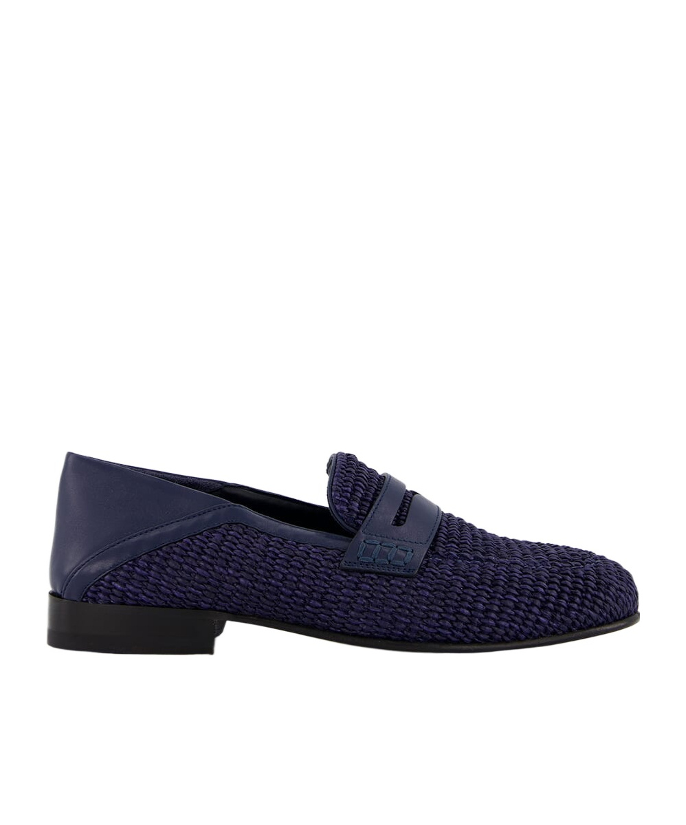 Manolo Blahnik Round Head Loafer Shoes In Black