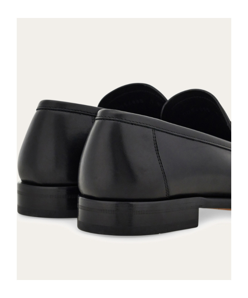 Ferragamo Loafer With Gancini Buckle In Black