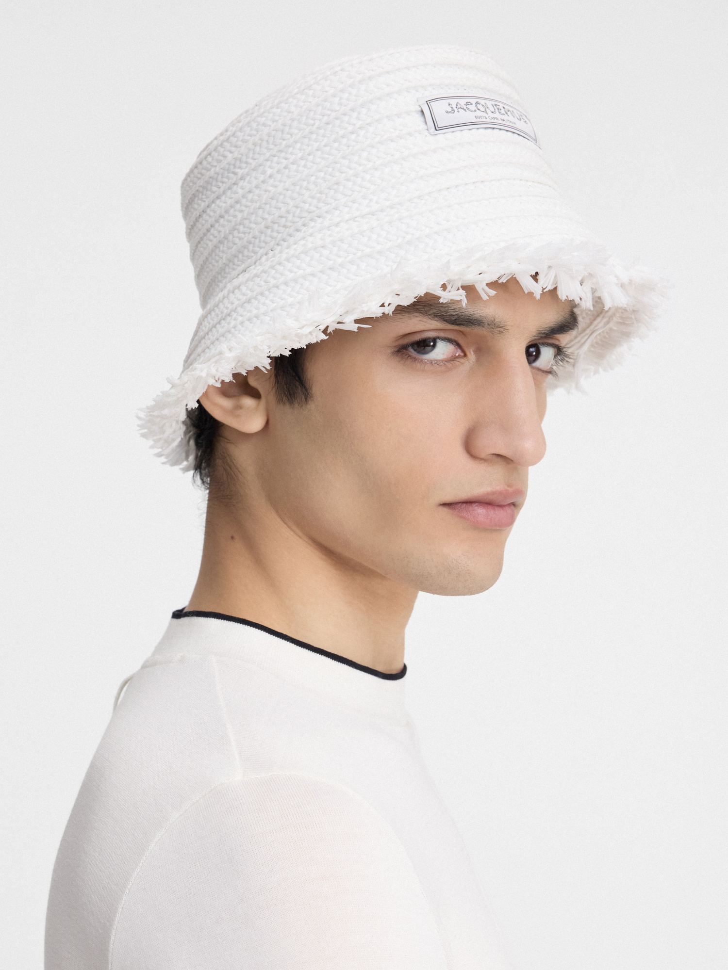 JACQUEMUS JACQUEMUS LOGO PATCH BUCKET HAT