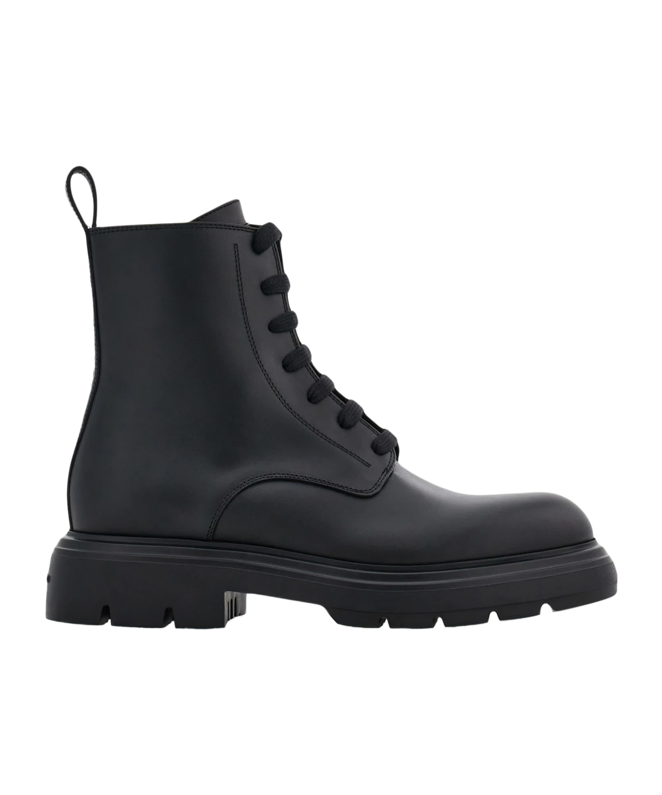 Ferragamo Short Boots With Lace On The Front In Black