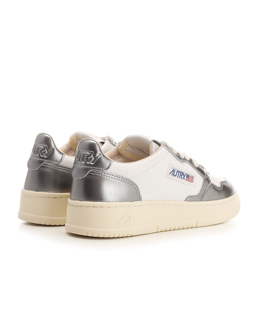 Shop Autry Medalist Leather Sneakers In Nude
