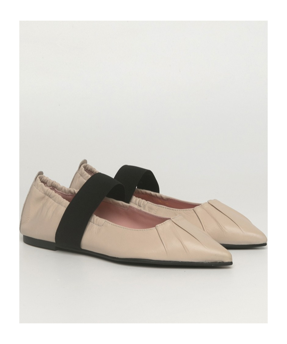 Pretty Ballerinas Pleated Pointed Flats In Nude