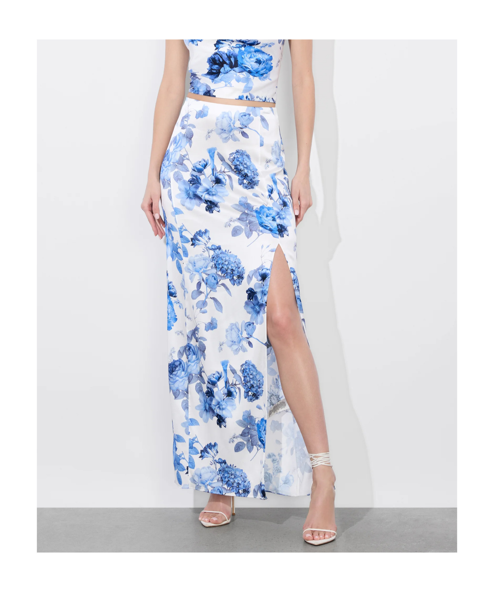 Alice And Olivia Stephine Printed Long Skirt In Multi