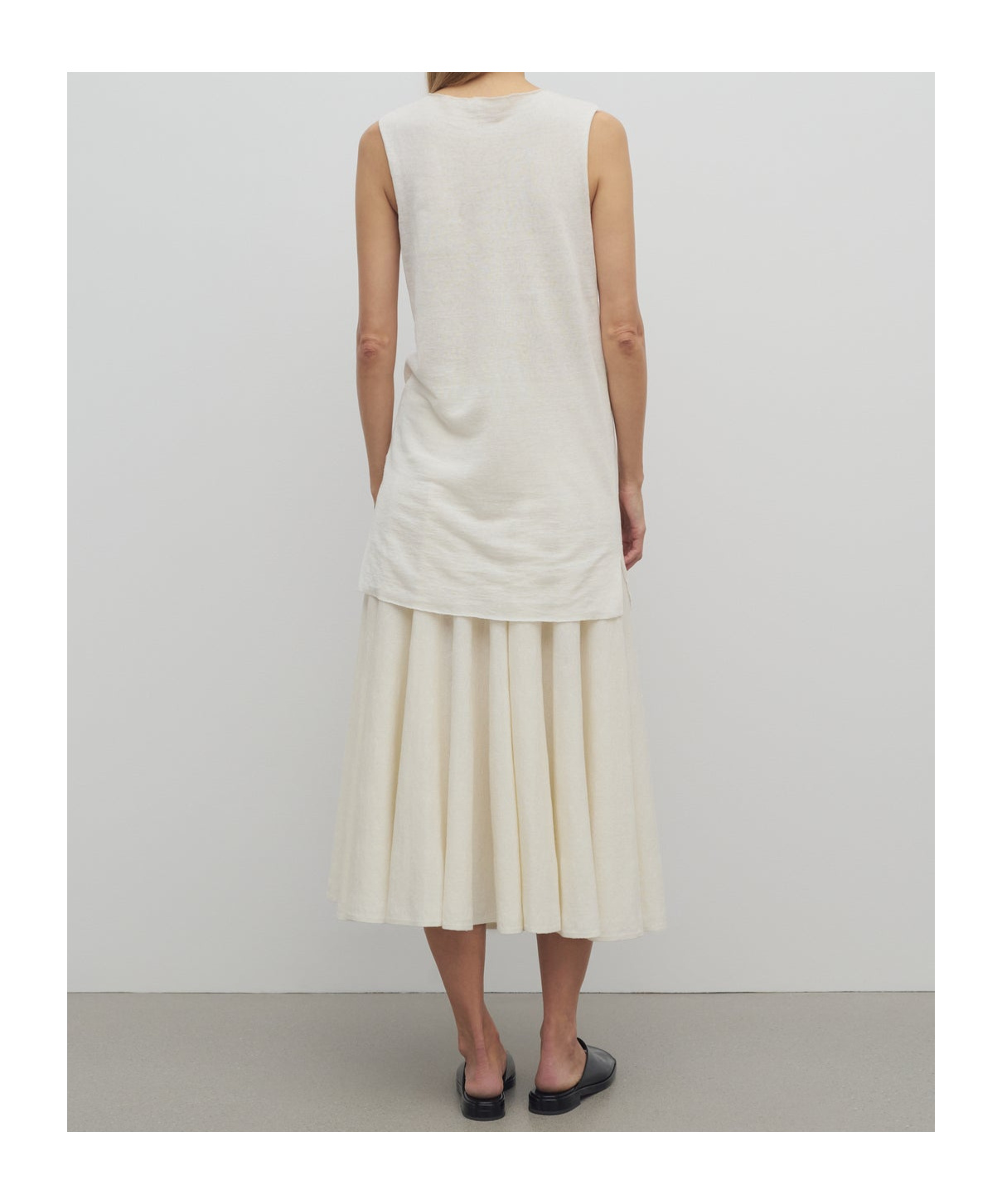 The Row Jaliah Cotton And Linen-blend Midi Skirt In White