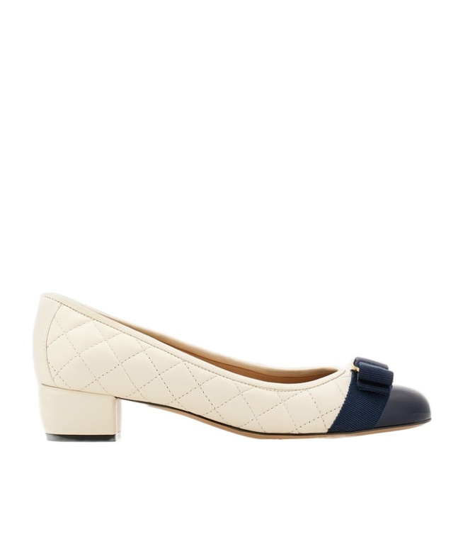 Ferragamo Vara Leather Pumps In Nude