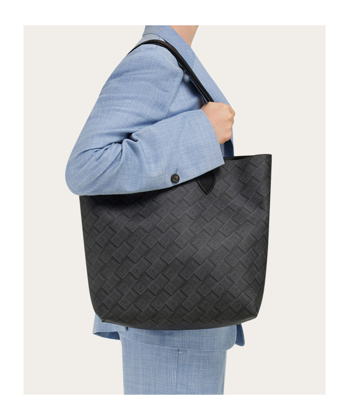 Ferragamo Grained Leather Tote Bag Textured Finish In Black/grey