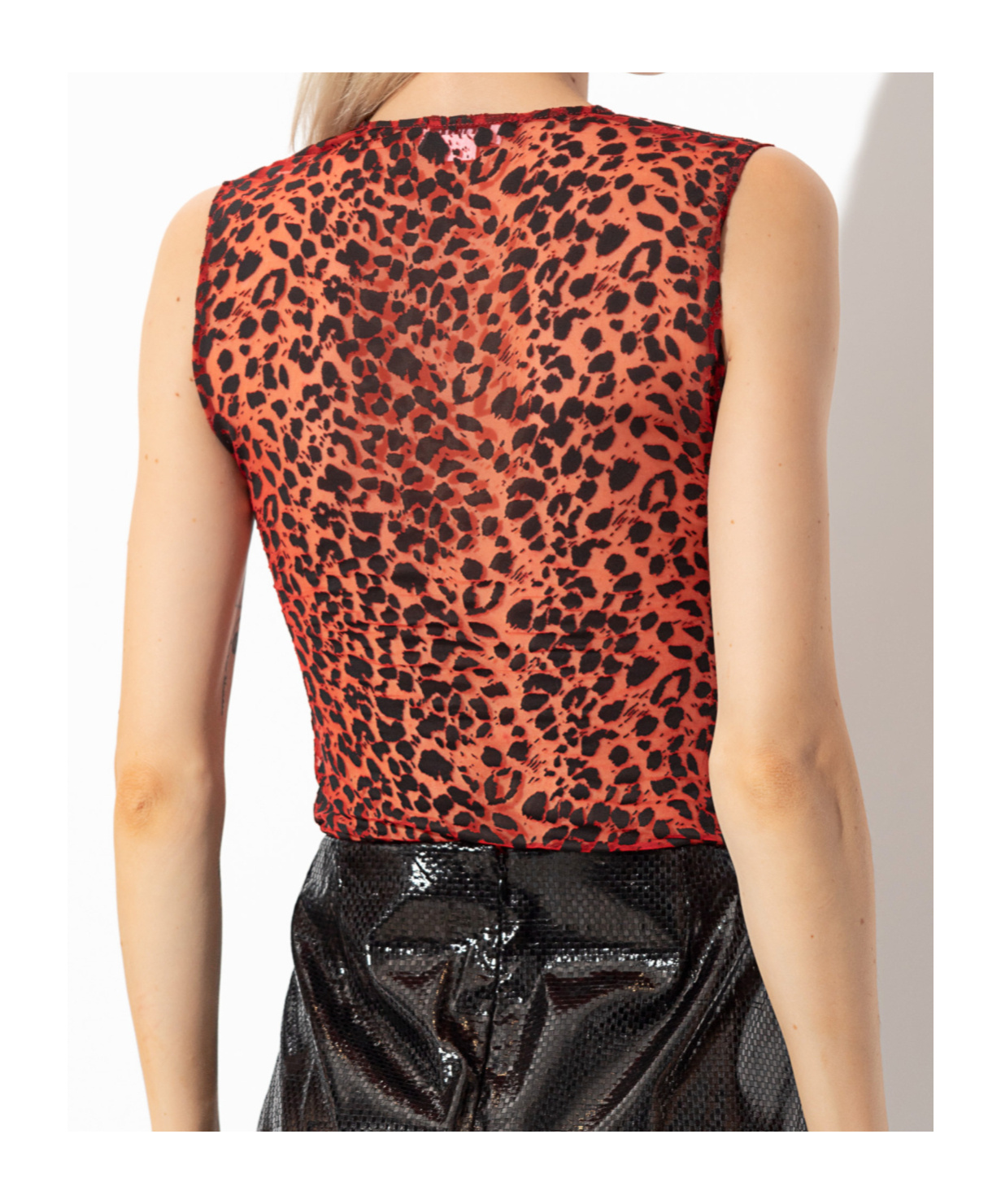 Alexander Mcqueen Leopard Printed Sleeveless Top In Red