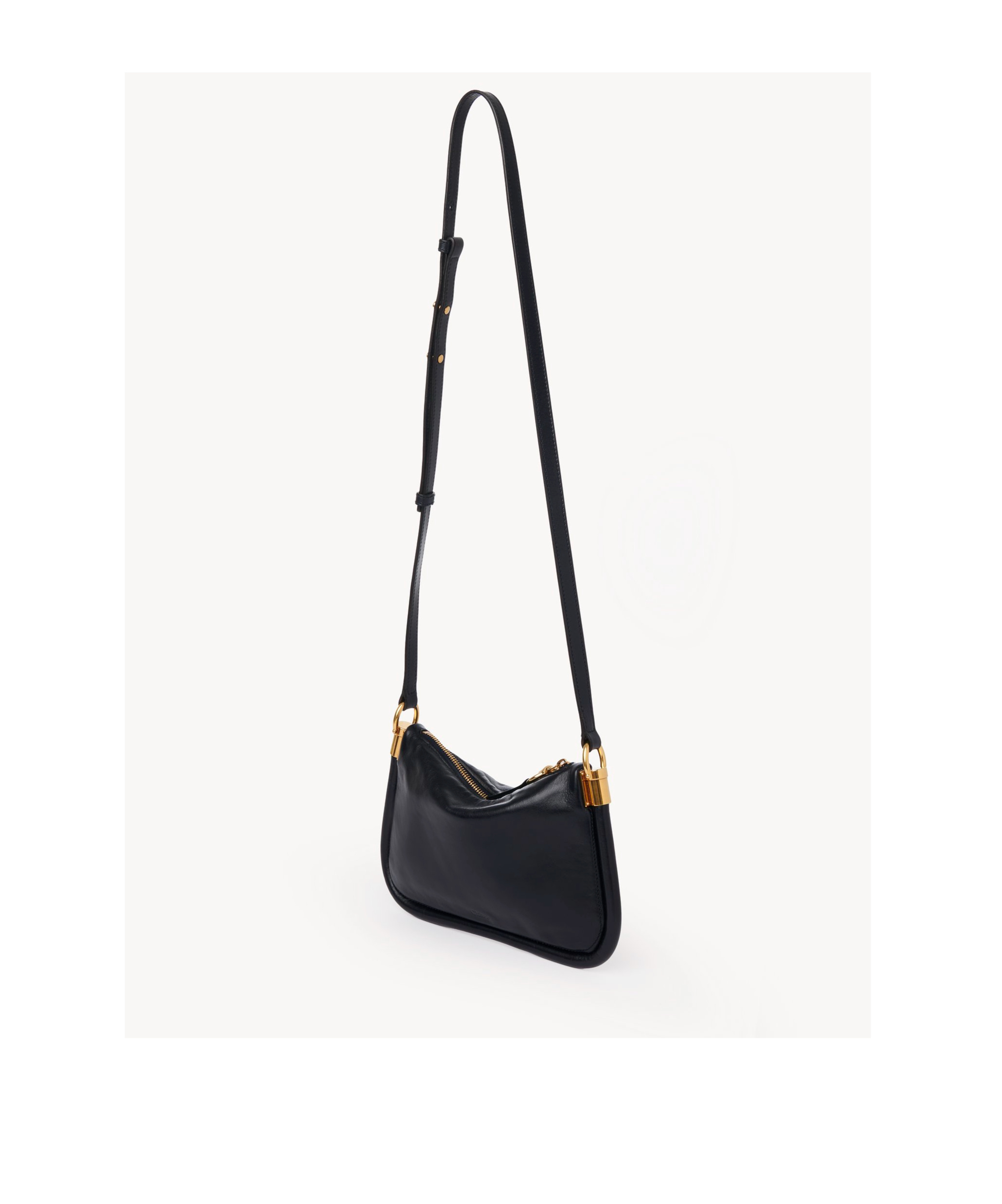 Chloé Logo Shoulder Bag In Black