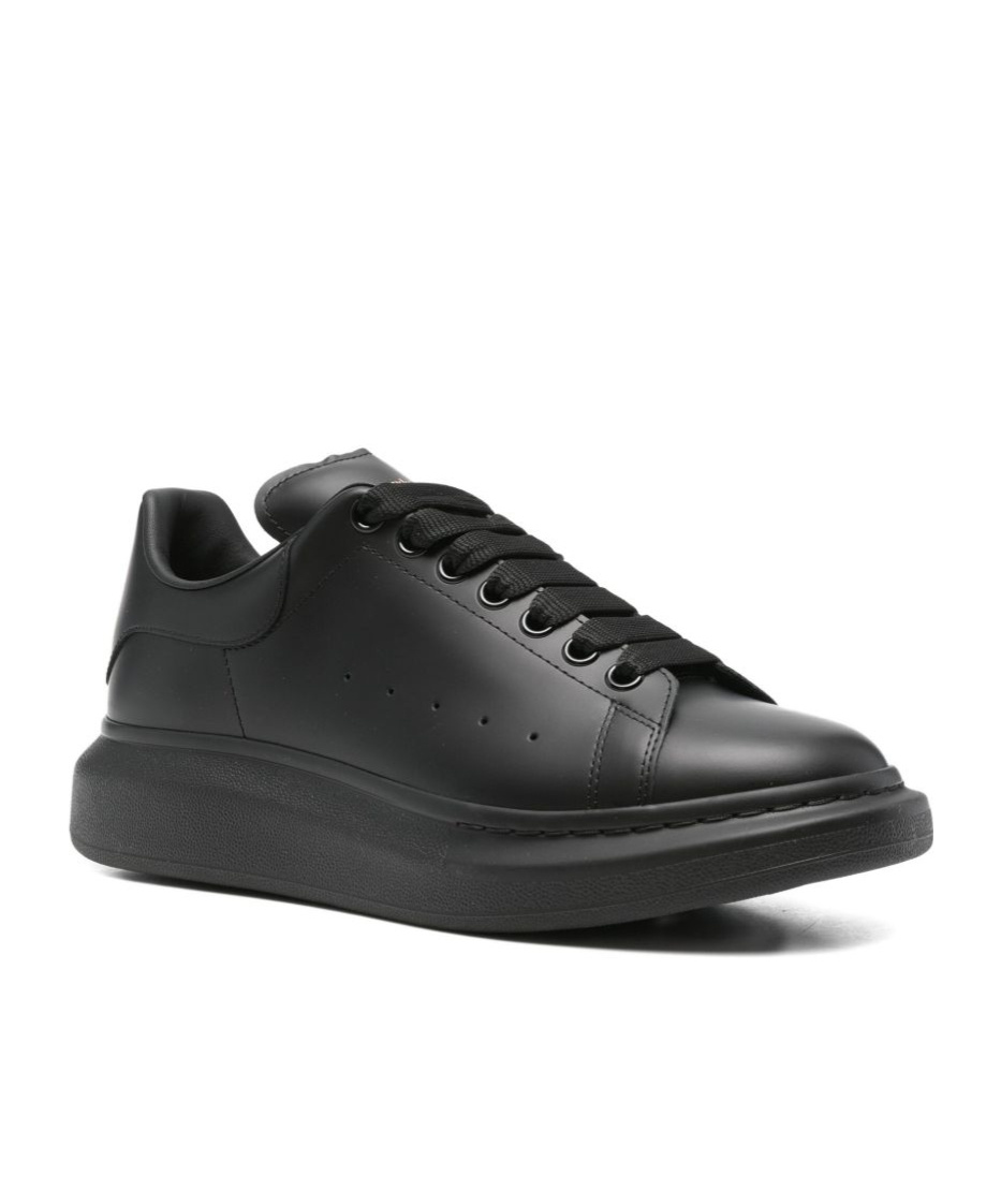 Alexander Mcqueen Men Black Sneakers With Logo Lettering On The Rear And Oversize Rubber Sole In Lea In Black