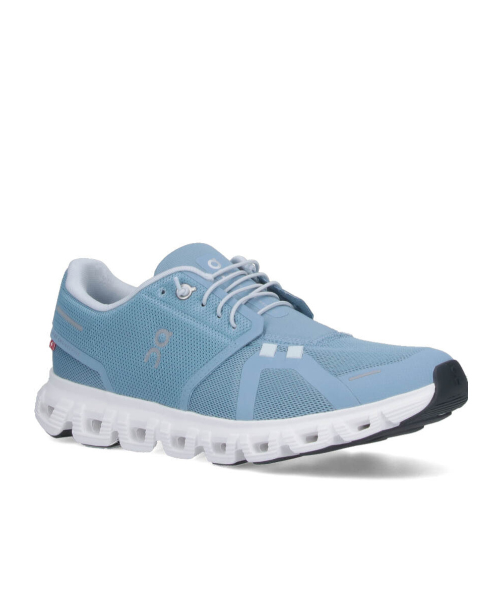 On Running Low-top Trainers In Blue